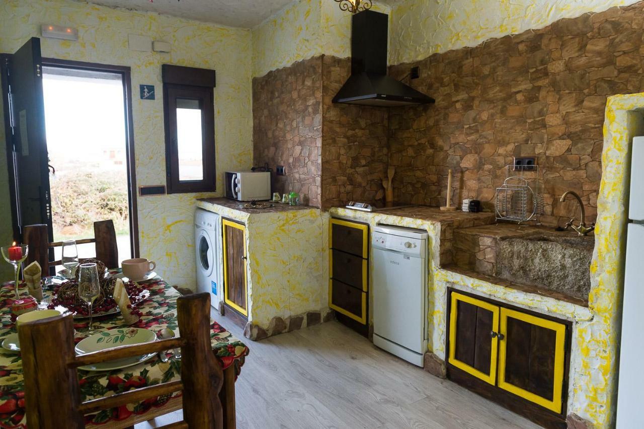 El Eden De Javier Guest House Robledillo Bagian luar foto