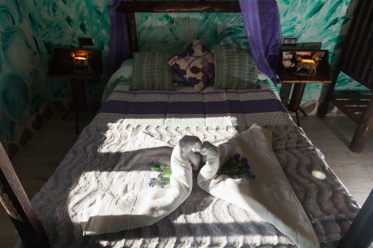 El Eden De Javier Guest House Robledillo Bagian luar foto